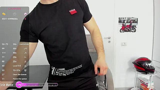 Snapshot of ZackFraser chatting on February 28, 9:43 am ZackFraser online show from February 28, 9:43 am