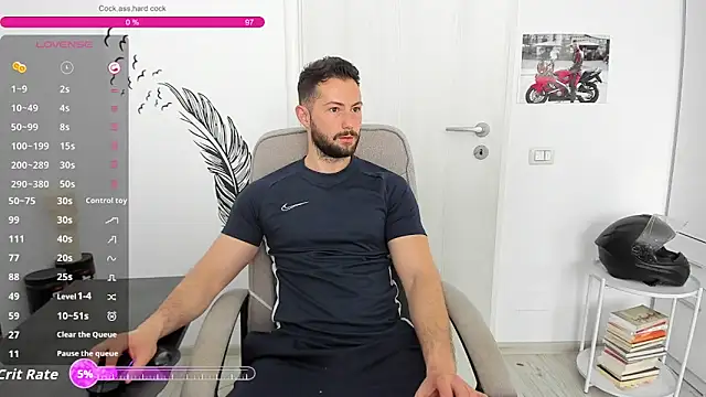 Snapshot of ZackFraser chatting on June 2, 9:00 am ZackFraser online show from June 2, 9:00 am