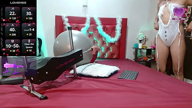 cleopatraa online show from December 14, 7:25 pm