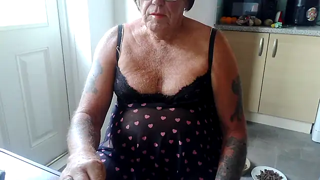 samanthasissieuk online show from July 24, 5:44 pm