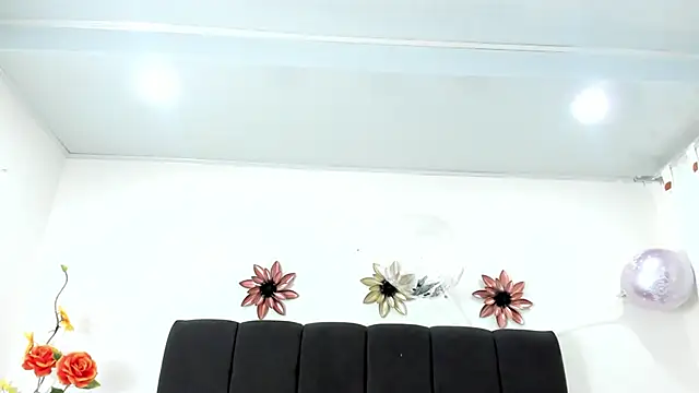 VIOLETMIILLER online show from September 17, 1:46 pm