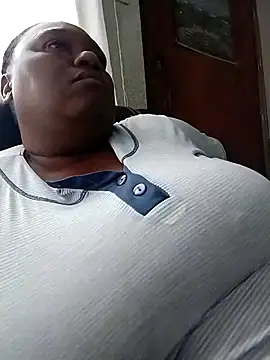 Snapshot of MATUREBUSSTY chatting on February 15, 12:14 pm MATUREBUSSTY online show from February 15, 12:14 pm