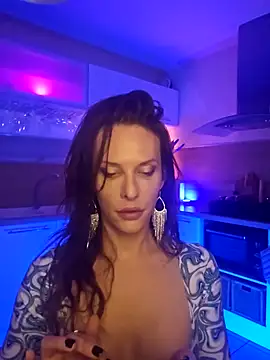 Luna Kitanna online show from December 8, 7:11 pm