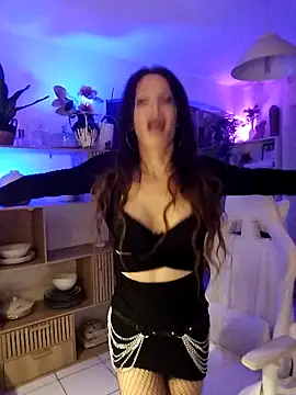 Luna Kitanna online show from March 3, 10:10 pm