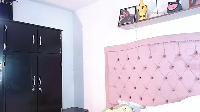 Snapshot of hannnasmith chatting on December 5, 6:00 pm hannnasmith online show from December 5, 6:00 pm