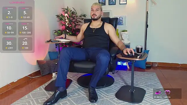 Snapshot of HenryBenso chatting on February 26, 4:50 pm HenryBenso online show from February 26, 4:50 pm