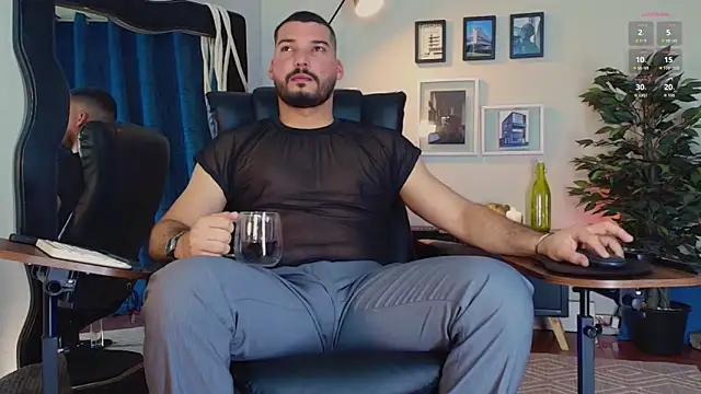 Snapshot of HenryBenso chatting on June 10, 3:55 pm HenryBenso online show from June 10, 3:55 pm