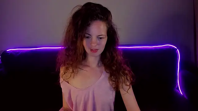 Snapshot of RubyAttwood chatting on April 18, 1:09 am RubyAttwood online show from April 18, 1:09 am