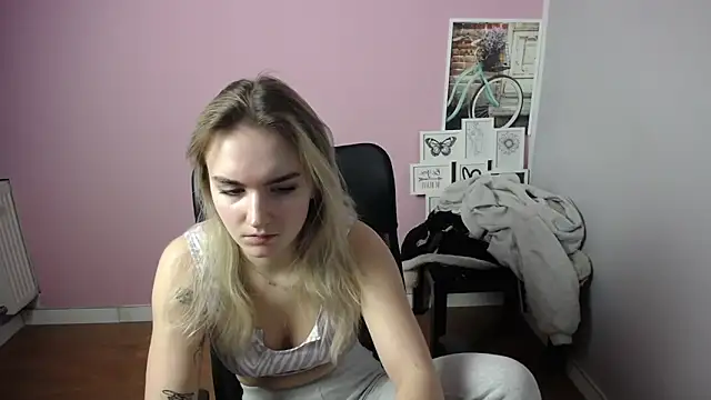 Snapshot of viktoria_lovely chatting on January 27, 6:41 am viktoria lovely online show from January 27, 6:41 am