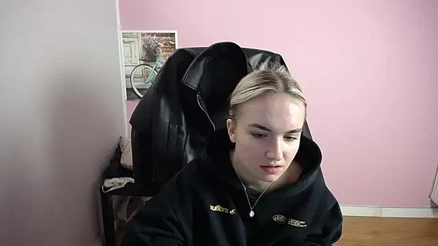 viktoria lovely online show from March 6, 9:17 am