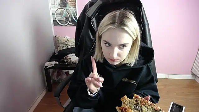 viktoria lovely online show from March 26, 8:53 am