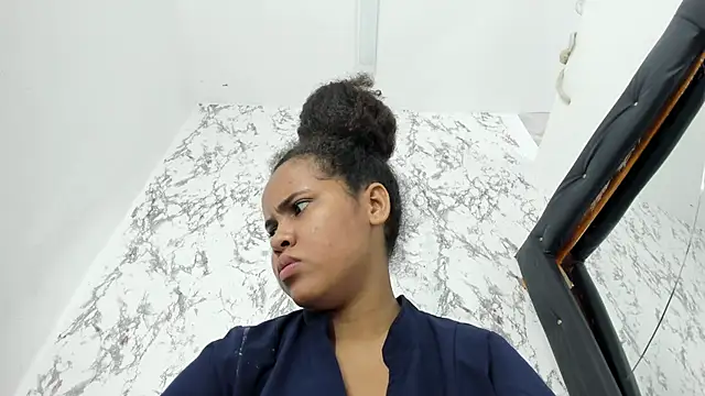 makena18 online show from October 28, 1:58 pm