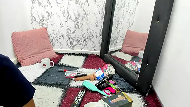 makena18 online show from November 1, 2:30 pm