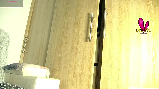 aidaadams online show from November 26, 11:11 am