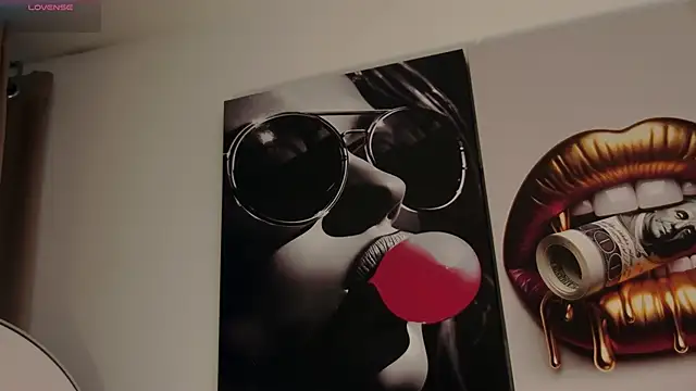 aidaadams online show from December 3, 11:19 am