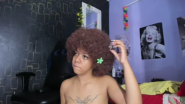 Alika01 online show from February 6, 1:32 pm