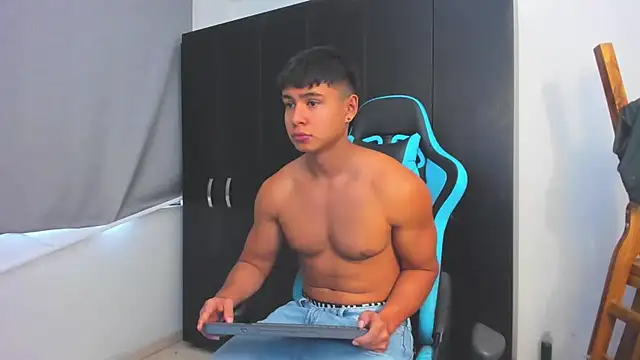 Bray Kevin online show from December 18, 7:42 pm