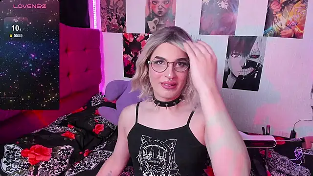 Snapshot of Violetx_moon chatting on March 4, 12:38 am Violetx moon online show from March 4, 12:38 am