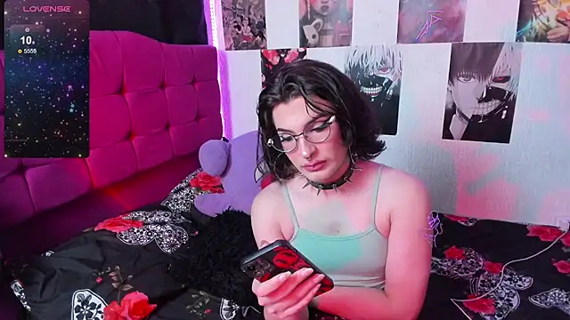 Snapshot of Violetx_moon chatting on March 25, 1:22 am Violetx moon online show from March 25, 1:22 am