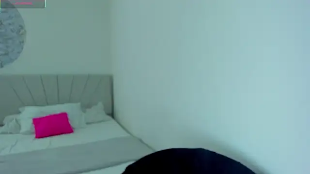 IsabelaVanegas  online show from October 27, 5:17 pm