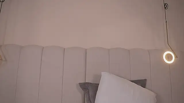 Snapshot of Abby-me chatting on October 19, 12:50 pm Abby-me online show from October 19, 12:50 pm