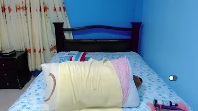 Snapshot of Lily_Benet1 chatting on October 5, 10:18 pm Lily Benet1 online show from October 5, 10:18 pm