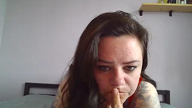 curvybrat93 online show from July 21, 3:36 pm