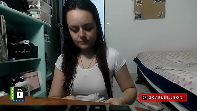 Scarletleon77 online show from November 12, 2:28 pm