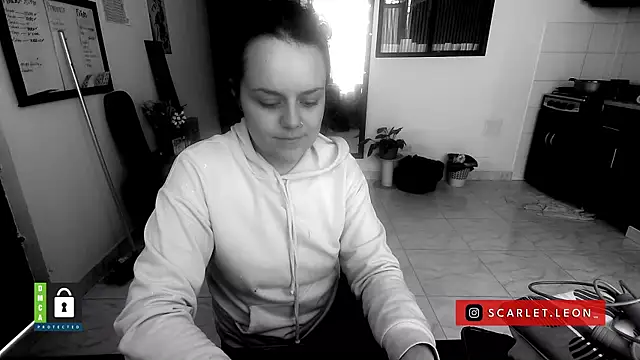 Scarletleon77 online show from March 17, 5:16 pm