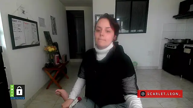 Scarletleon77 online show from March 30, 4:30 pm