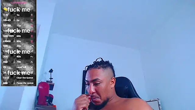 yosoy enzo2020 online show from September 20, 11:44 am