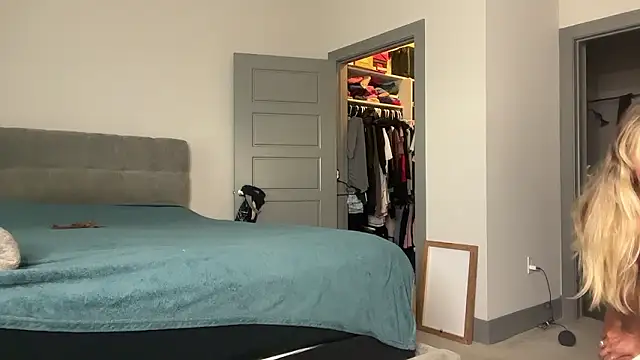 ElenaErickson online show from December 2, 7:49 pm