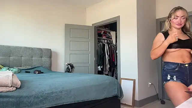 ElenaErickson online show from December 4, 9:02 pm