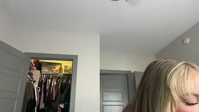 ElenaErickson online show from February 10, 11:23 pm