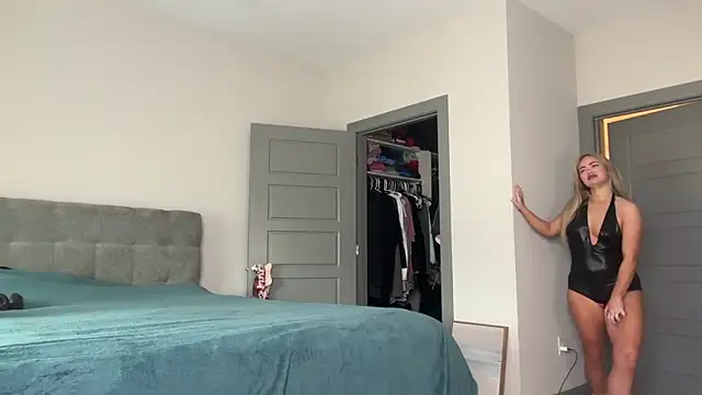 ElenaErickson online show from February 12, 9:22 pm