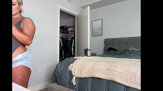 ElenaErickson online show from October 13, 7:58 pm