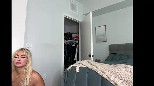 ElenaErickson online show from November 3, 7:59 pm