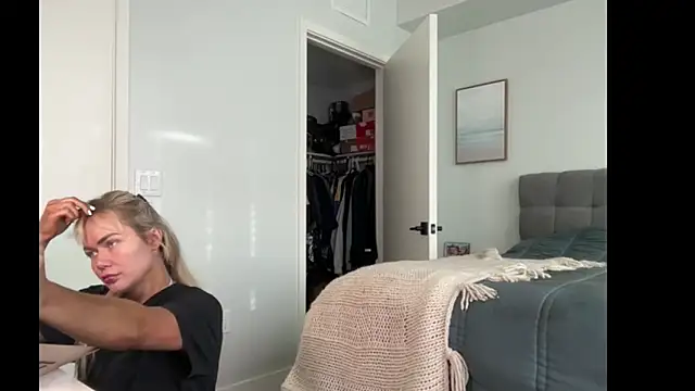 ElenaErickson online show from June 8, 12:58 am