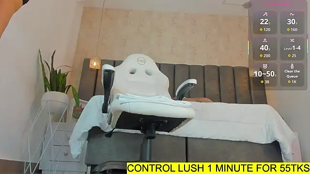 Snapshot of Liinda_Saenz chatting on September 22, 11:45 am Liinda Saenz online show from September 22, 11:45 am