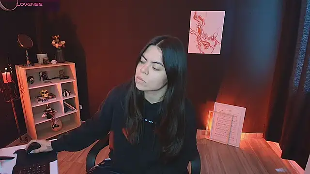 Snapshot of _WednesdayFriday_ chatting on November 23, 5:02 pm WednesdayFriday online show from November 23, 5:02 pm