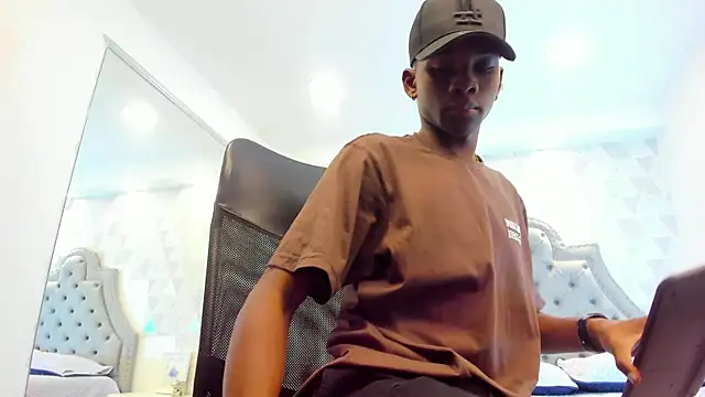 Snapshot of JacksonMuller_ chatting on December 13, 2:05 pm JacksonMuller online show from December 13, 2:05 pm