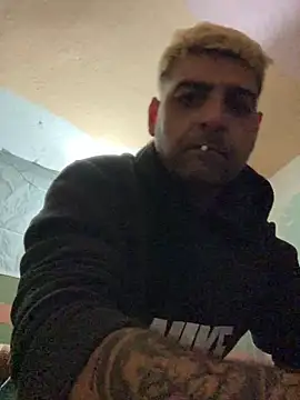 Snapshot of Bananadjo90 chatting on December 15, 6:56 pm Bananadjo90 online show from December 15, 6:56 pm