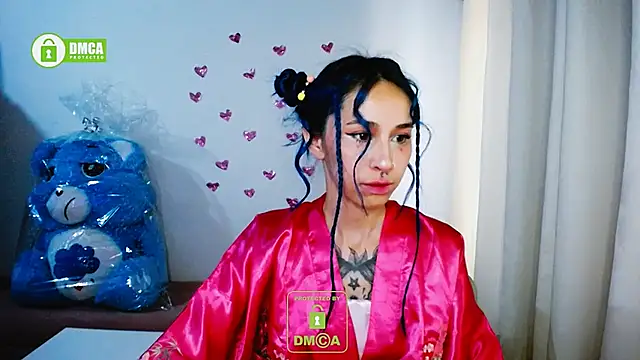 Snapshot of dakota_senju chatting on February 19, 9:25 pm dakota senju online show from February 19, 9:25 pm