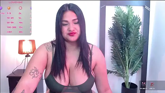 Snapshot of Alicelunaa chatting on October 7, 6:16 pm Alicelunaa online show from October 7, 6:16 pm