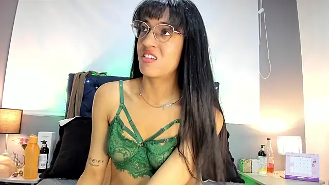 valentinabaez online show from October 2, 5:09 pm