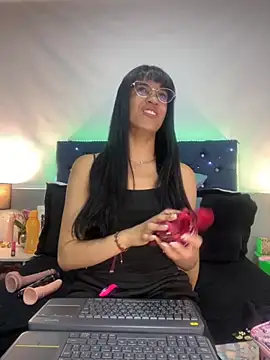 valentinabaez online show from October 9, 6:50 pm