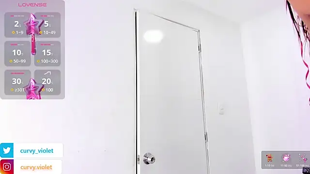 Snapshot of CurvyViolet chatting on December 19, 11:39 am CurvyViolet online show from December 19, 11:39 am