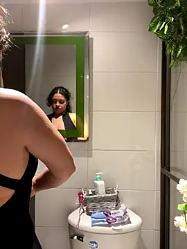 Snapshot of Nathcurly_ chatting on October 31, 2:12 am Nathcurly online show from October 31, 2:12 am