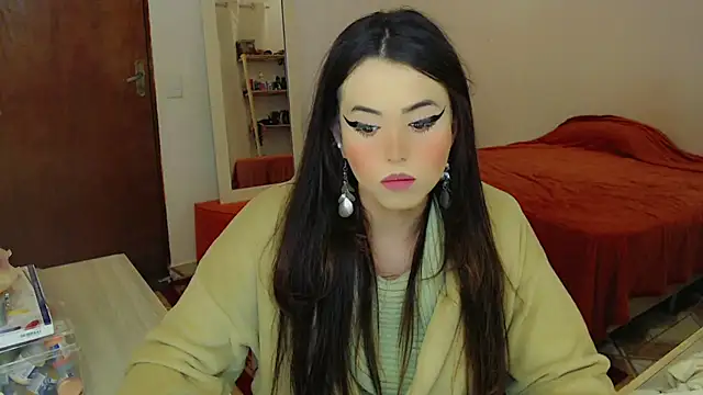 Snapshot of Sophie_Fantasys chatting on June 8, 12:58 am Sophie Fantasys online show from June 8, 12:58 am