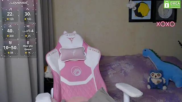 Snapshot of LeahGottty chatting on February 2, 4:26 am LeahGottty online show from February 2, 4:26 am